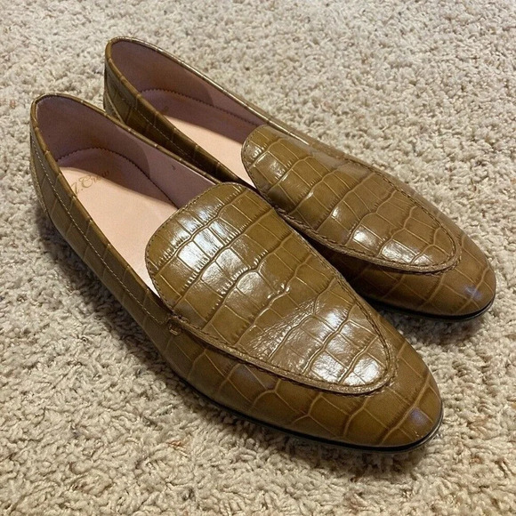 Women Tan Loafers - Picture 2 of 4